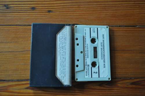 Burt Bacharach - Greatest Hits (Cassette)