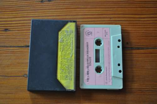 Genesis - The Lamb Lies Down On Broadway (Cassette)