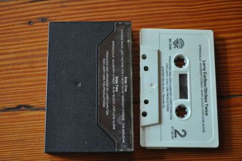 Larry Carlton - Strikes Twice (Cassette)
