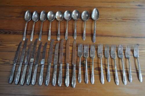 Vintage WM Rogers And Sons AA IS Cutlery (silver plated)