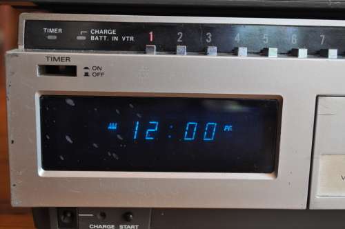 Vintage Hitachi Portable Video Cassette Recorder And Tuner (selling as is)