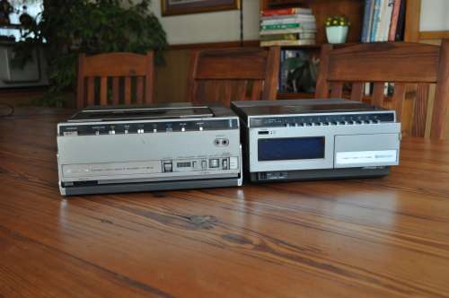 Vintage Hitachi Portable Video Cassette Recorder And Tuner (selling as is)