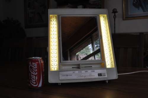 Vintage General Electric Make Up Mirror Light
