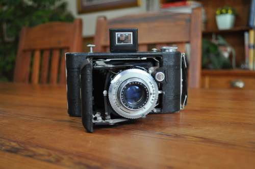 Vintage Kodak Vigilant Six 20 Film Camera