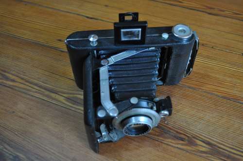 Vintage Kodak Vigilant Six 20 Film Camera