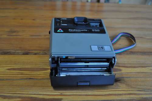 Vintage Kodak 920 Instant Camera (selling as is)