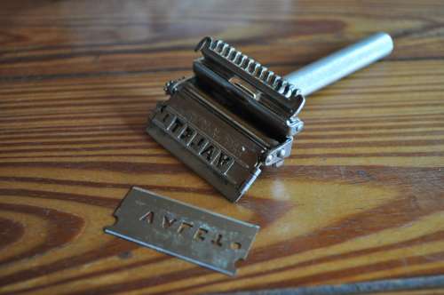Vintage Valet Auto Strop Safety Razor
