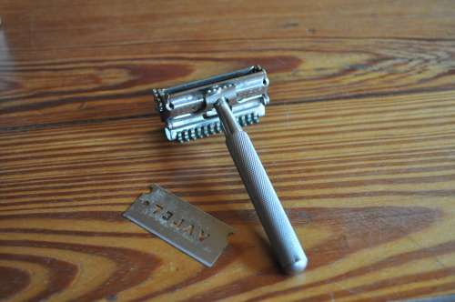 Vintage Valet Auto Strop Safety Razor