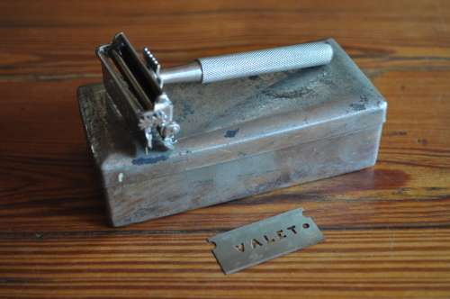 Vintage Valet Auto Strop Safety Razor