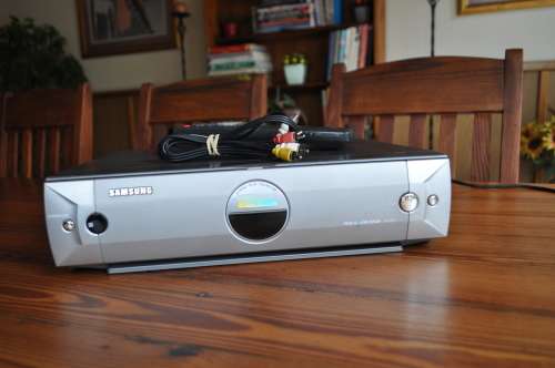 Samsung 6 Head VHS Video Cassette Recorder With Remote