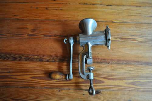 Vintage Hand Crank Meat Grinder No 5