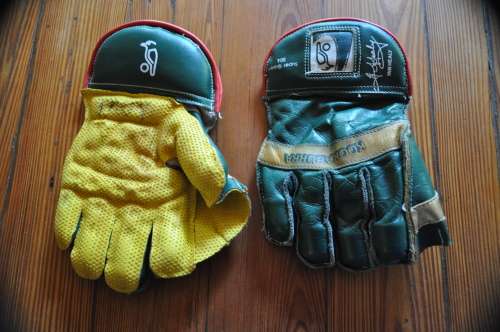 Vintage Kookaburra Boys Wicket Keeper Gloves
