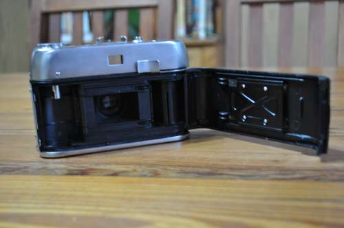 Vintage Halina 35mm Film Camera Selling As Is