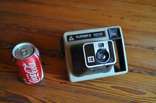 Vintage Kodak Pleaser II Camera