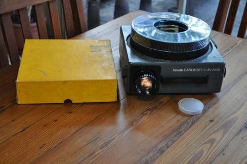 Vintage Kodak Slide Projector Takes 80 Slides