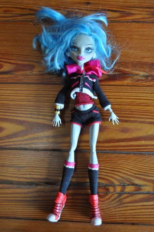 Monster High Doll Ghoulia Yelps
