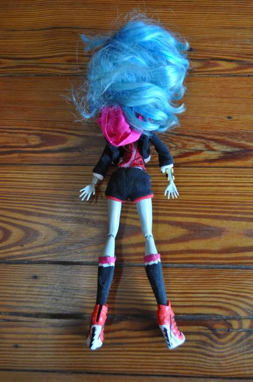 Monster High Doll Ghoulia Yelps