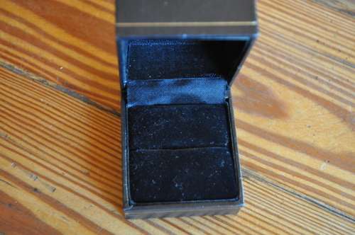 Amanda Appleby Jewelry Ring Box