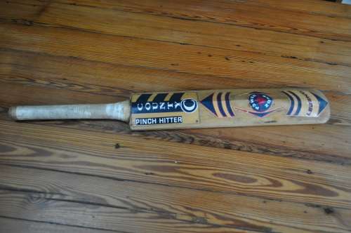 County Pinch Hitter Old School Cricket Bat