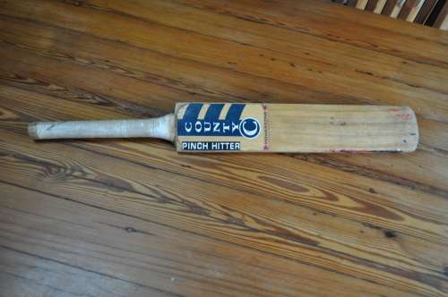 County Pinch Hitter Old School Cricket Bat