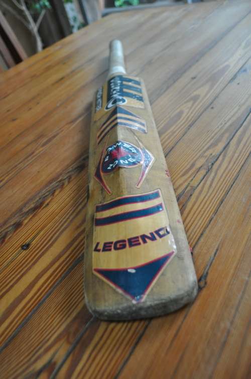 County Pinch Hitter Old School Cricket Bat