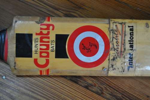 County Red Dot Old School Cricket Bat