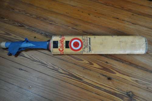 County Red Dot Old School Cricket Bat