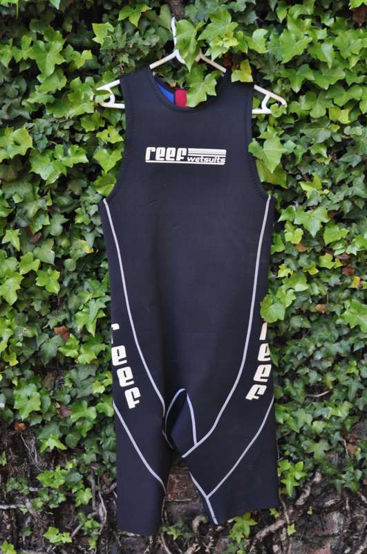 Reef Sleeveless Size Small 3mm Wetsuit