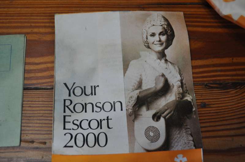Vintage Ronson Escort Portable Hairdryer