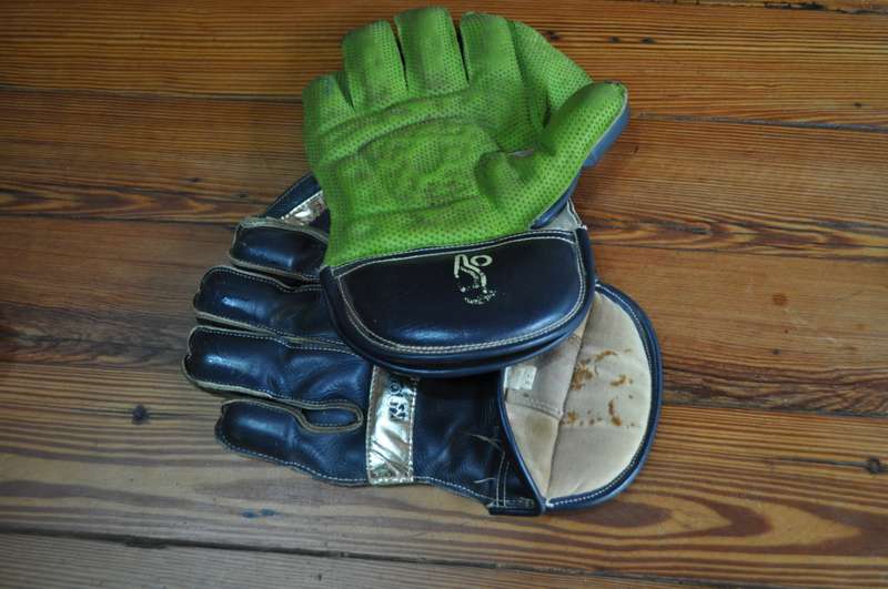 Adult Kookaburra Wicket Keeper Gloves