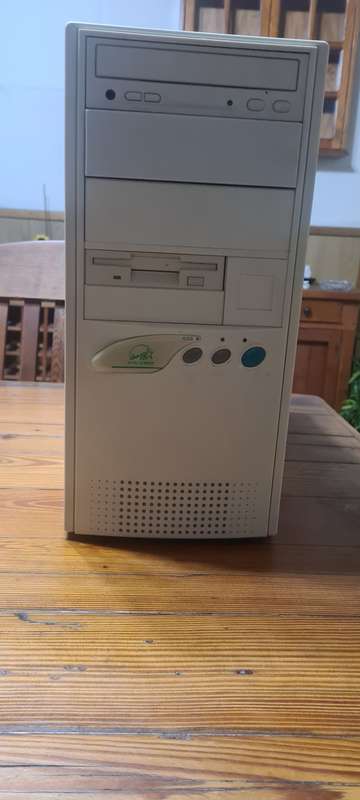 Vintage Pentium II 350 mhz Computer Desktop