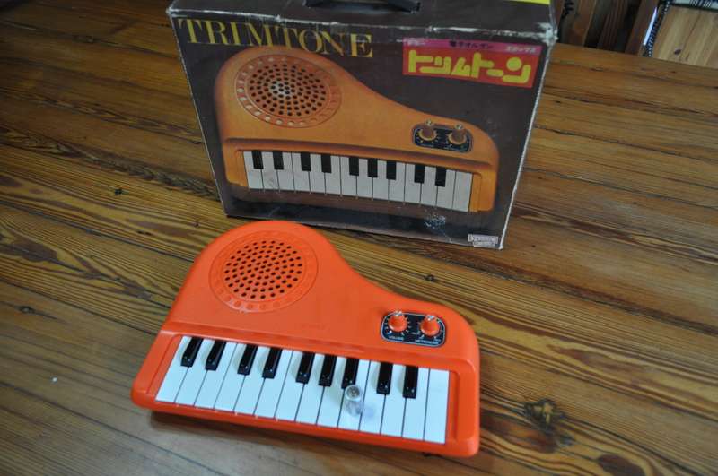 Vintage 1980s Trimtone Symphonic Keyboard (selling as is)