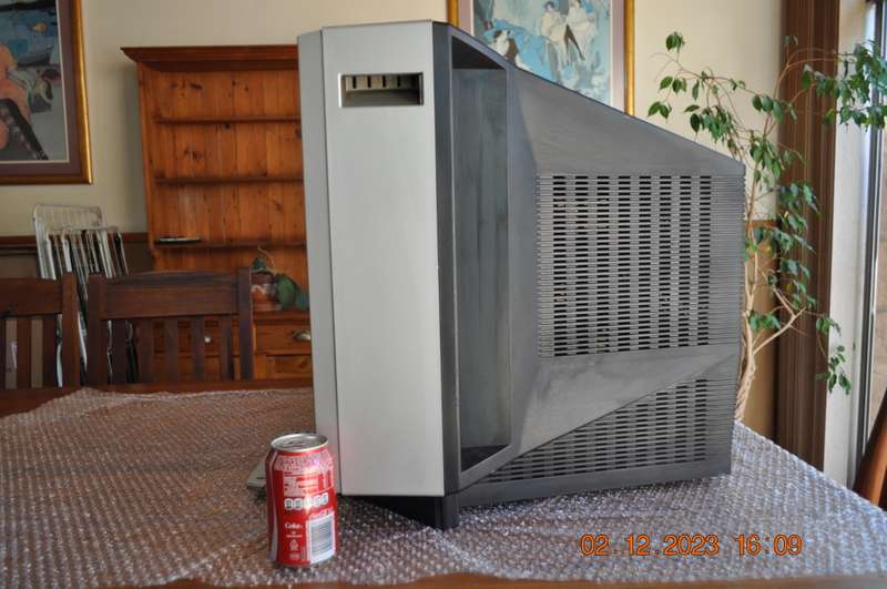 Old School Sony Wega Flat Screen 61cm TV  R550 - No Shipping Please Collect