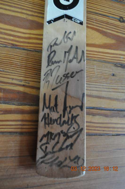 Mini Cricket Bat Signed By South-Africa