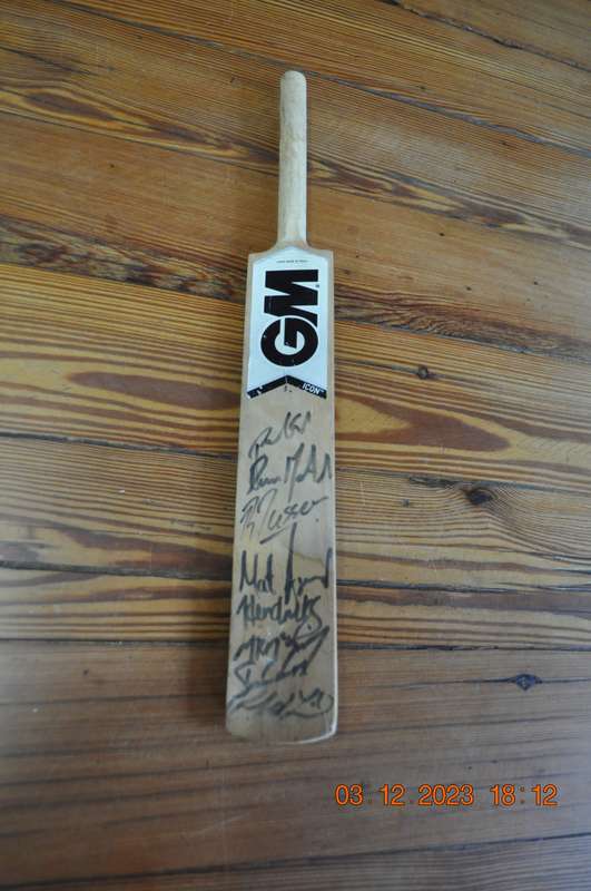 Mini Cricket Bat Signed By South-Africa