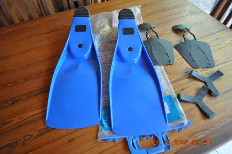 Mares Plana Scuba Fins (size 10-11)