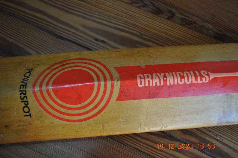 Gray Nicolls Power Spot Old School Cricket Bat