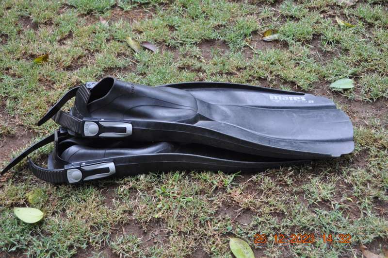 Mares Scuba Fins Regular Size