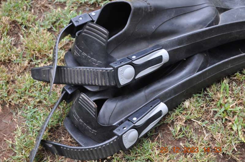 Mares Scuba Fins Regular Size