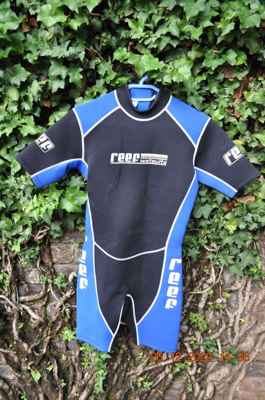Reef Shorty 3mm Wetsuit Size Small