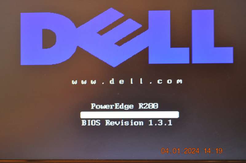 Dell PowerEdge R200 Server 2.4Ghz (no hd)