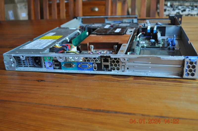 Dell PowerEdge R200 Server 2.4Ghz (no hd)