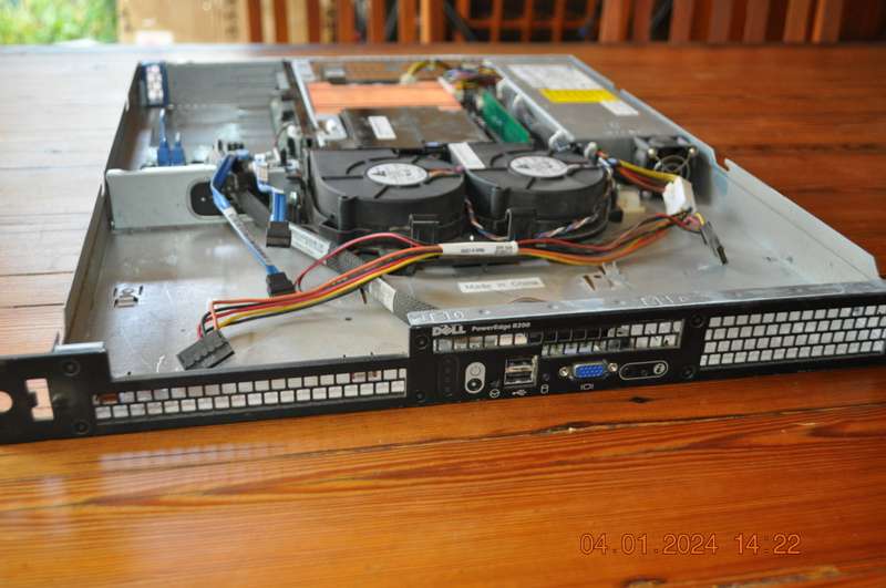 Dell PowerEdge R200 Server 2.4Ghz (no hd)