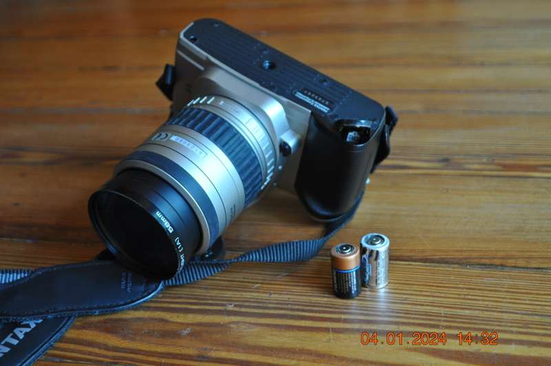Pentax Mz-60 35mm Film Camera With Lens (not digital)