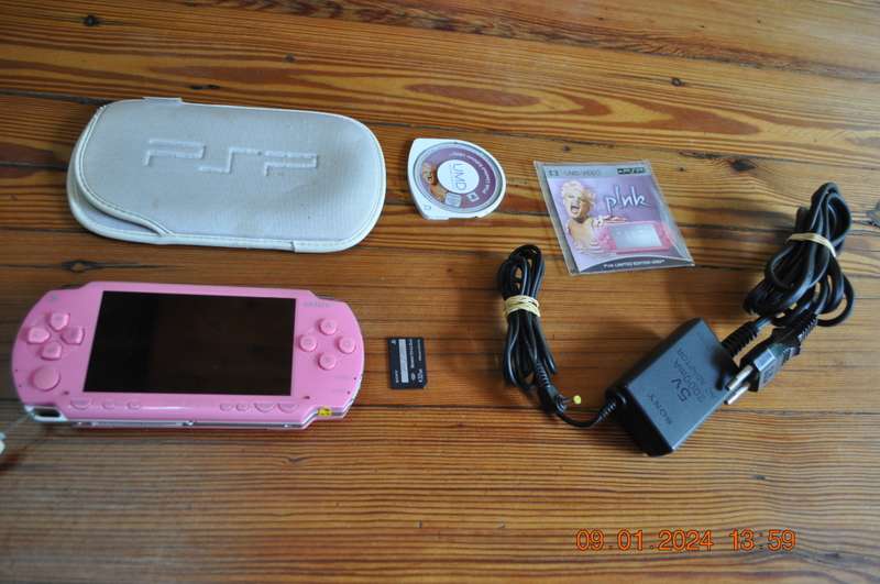 Sony Pink PSP Limited Edition