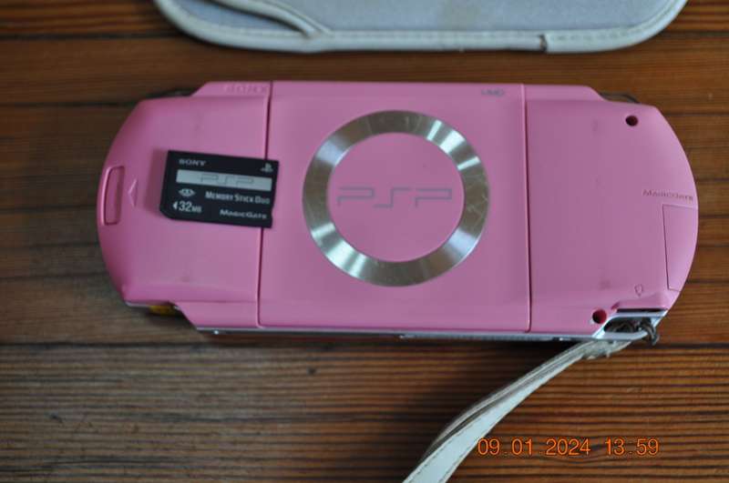 Sony Pink PSP Limited Edition