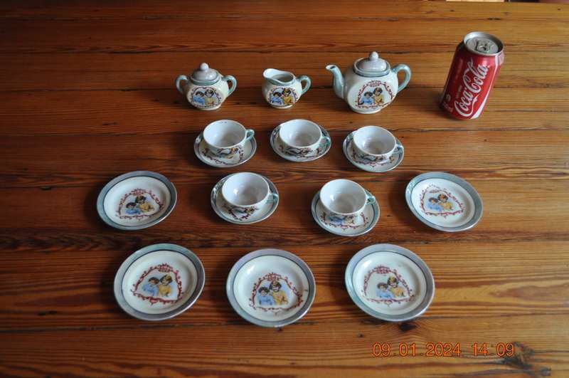 Rare Vintage Kiddies Tea Set Princess Elizabeth And Margaret