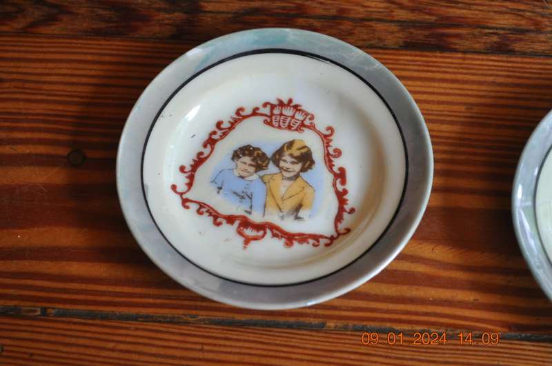 Rare Vintage Kiddies Tea Set Princess Elizabeth And Margaret