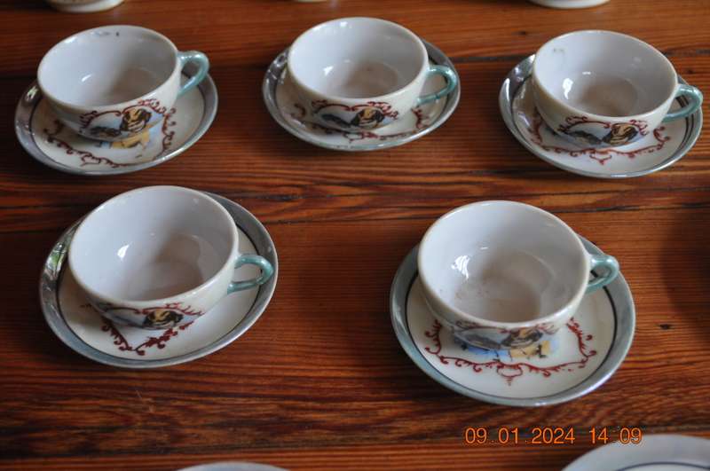 Rare Vintage Kiddies Tea Set Princess Elizabeth And Margaret