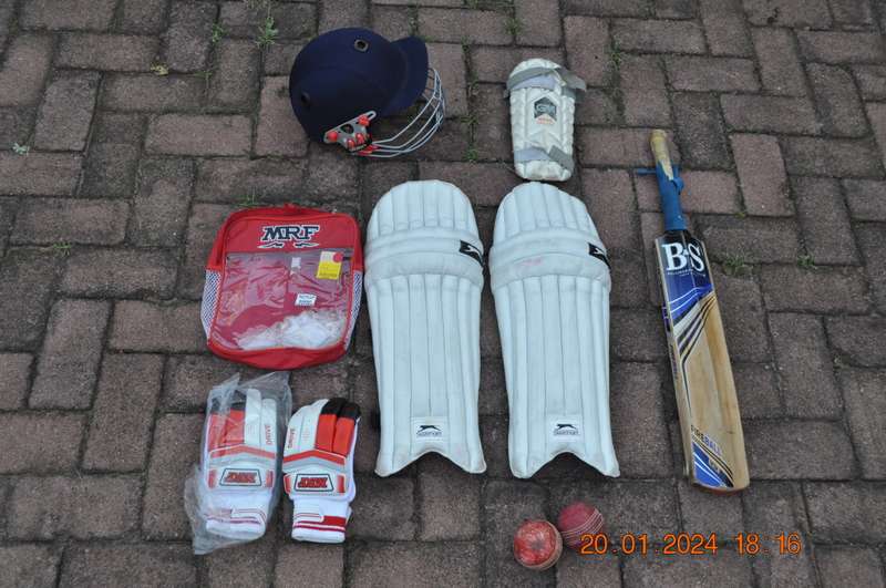 Junior Cricket Kit